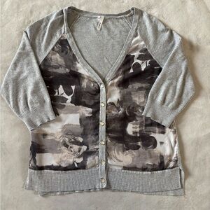 Studio Y Gray Floral Cardigan Pearl Button Lightweight Knit Top Women Small